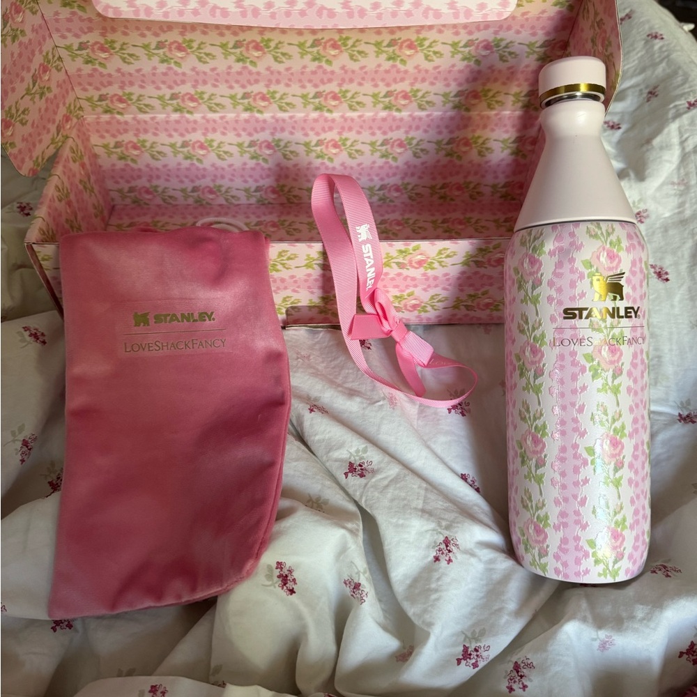 Stanley x LoveShackFancy Floral Water Bottle slim 20 oz pink
